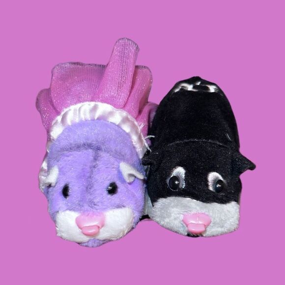 2017 2 Zhu Zhu Pets Pink Princess & Black Hamster WORKS Chatters & Scoots - Picture 1 of 2
